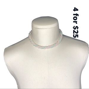 Trendy Pearl choker pastel twisted